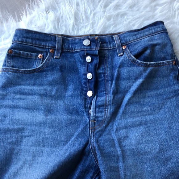 LEVI’S RIBCAGE STRAIGHT MEDIUM WASH - Picture 3 of 4